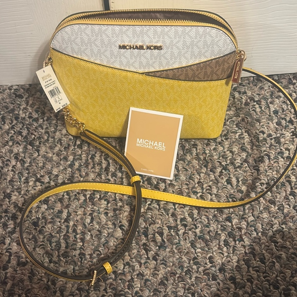 Michael Kors Jet Set Travel Dome Crossbody Bag Colorblock MK Daisy Yellow Multi